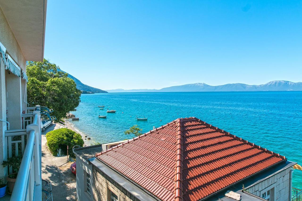 Apartments By The Sea Brist, Makarska - 15714 Подаца Экстерьер фото